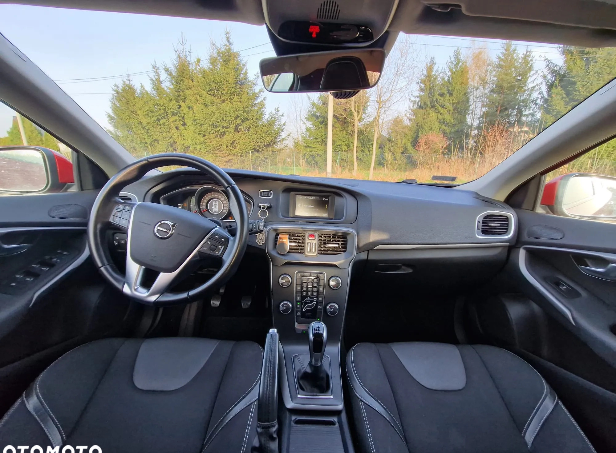 Volvo V40 cena 48000 przebieg: 128126, rok produkcji 2016 z Trzcińsko-Zdrój małe 79